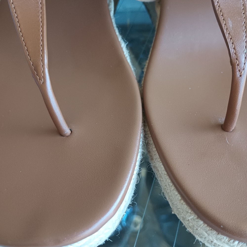 New Adorable Creme Michael Kors Honey Sandals - Picture 4 of 10
